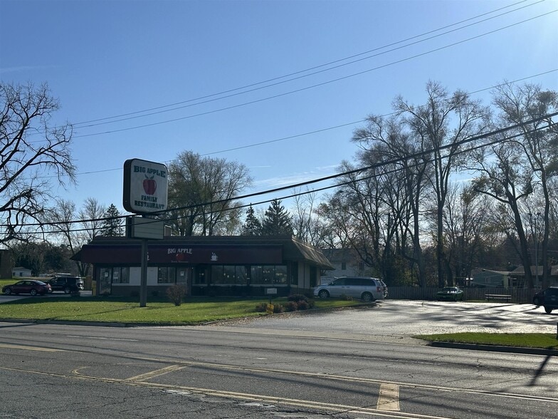 More Photos Of 1427 W Galena Ave, Freeport Restaurant For Sale