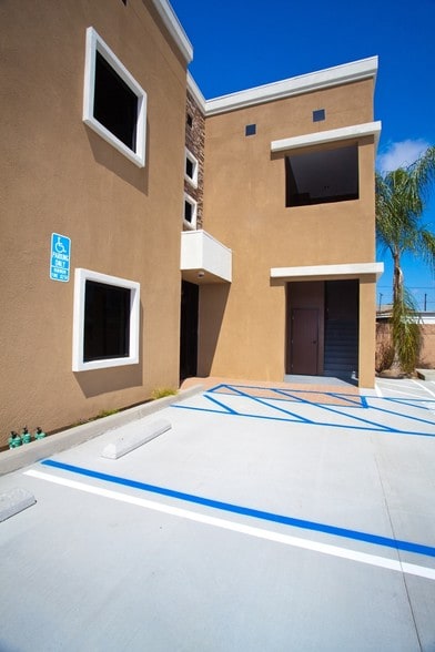 More Photos Of 10421 Magnolia Ave, Anaheim Office For Sale