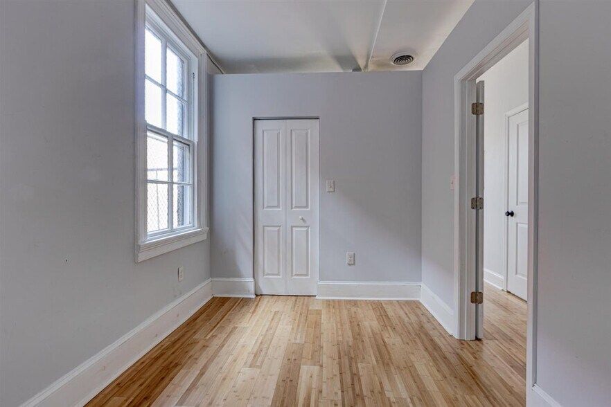 More Photos Of 2116 N Charles St, Baltimore Apartments For Sale