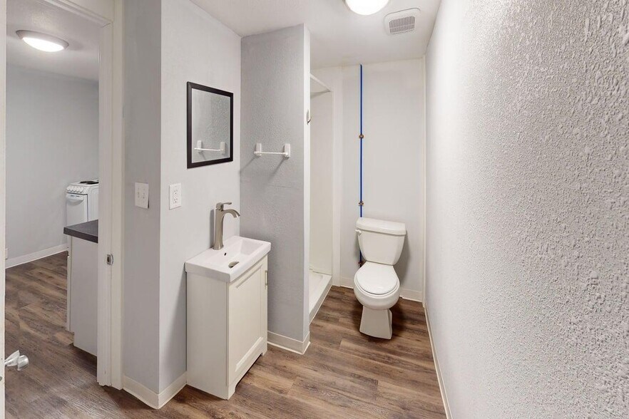 More Photos Of 304 10th Ave NW, Mandan Multifamily For Sale