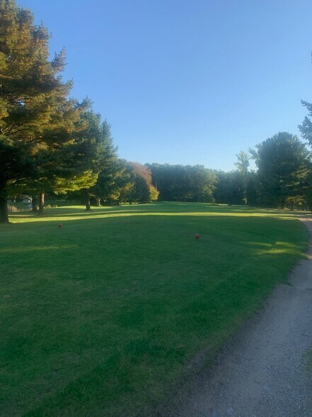 More Photos Of 1981 S US 23, Greenbush Sports And Entertainment For Sale