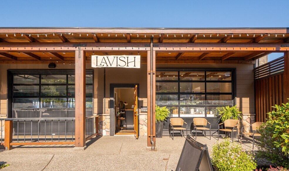 More Photos Of 4603 Marine Av, Powell River General Retail For Sale