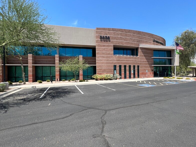 Primary Photo Of 5656 W Talavi Blvd, Glendale Office For Sale