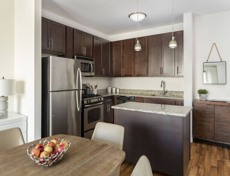 More Photos Of 121 Towne St, Stamford Apartments For Lease