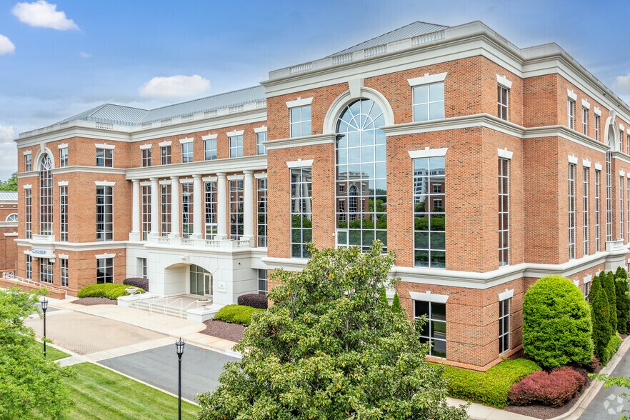 More Photos Of 4064 Colony Rd, Charlotte Office For Lease