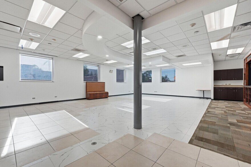 More Photos Of 14121 Doctor Martin Luther King Jr Dr, Dolton Fast Food For Sale
