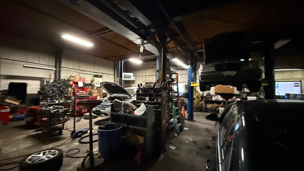 More Photos Of 124 3rd St, Allentown Auto Dealership For Lease