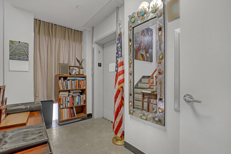 More Photos Of 2701 W Okeechobee Blvd, West Palm Beach Office For Sale