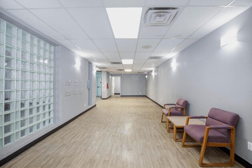 More Photos Of 872 E Sahara Ave, Las Vegas Medical For Lease