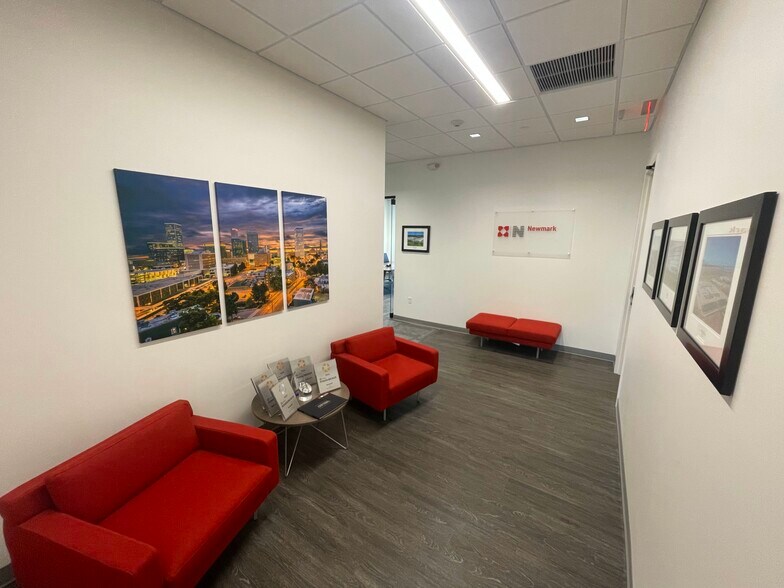 More Photos Of 4521 E 91st St, Tulsa Office For Lease