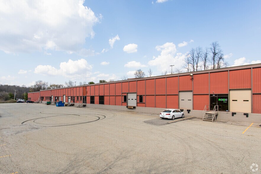 More Photos Of 1801-1817 Parkway View Dr, Pittsburgh Light Distribution For Lease