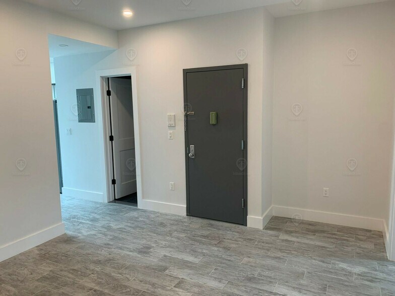 More Photos Of 692 Coney Island Ave, Brooklyn Storefront For Sale