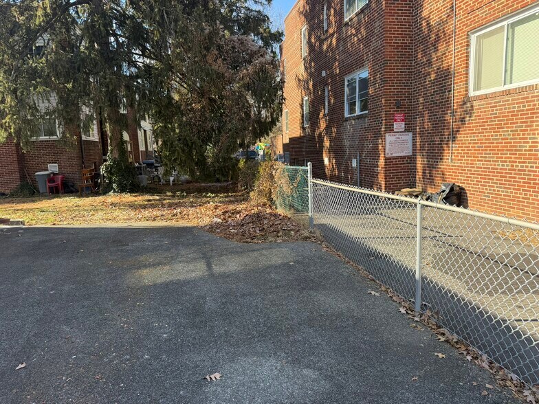 More Photos Of 4118 Queensbury Rd, Hyattsville Freestanding For Lease
