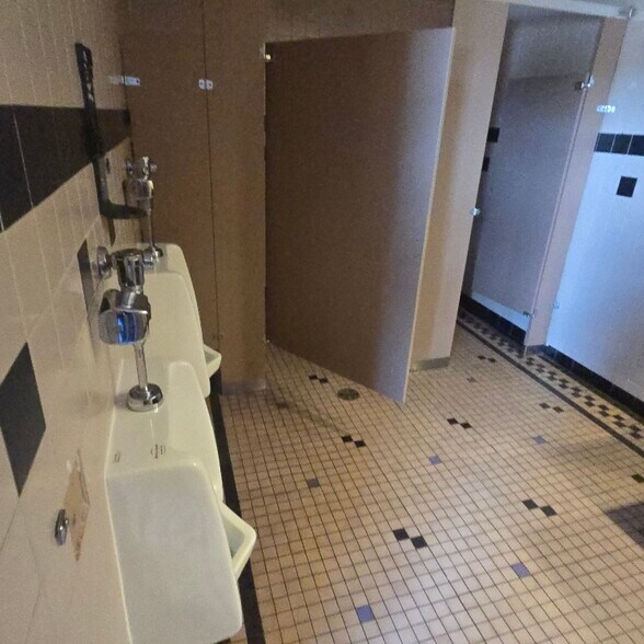 More Photos Of 2045 Brice Rd, Reynoldsburg Restaurant For Lease