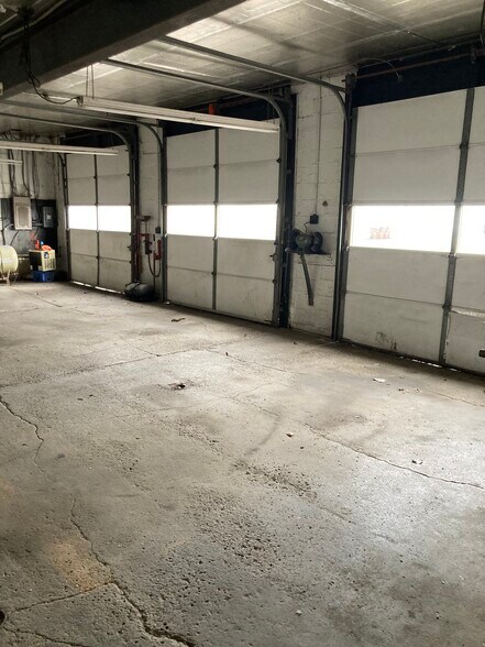 More Photos Of 2288 William St, Cheektowaga Service For Sale