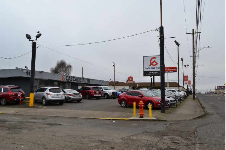 More Photos Of 1170 SE 82nd Ave, Portland Auto Dealership For Lease