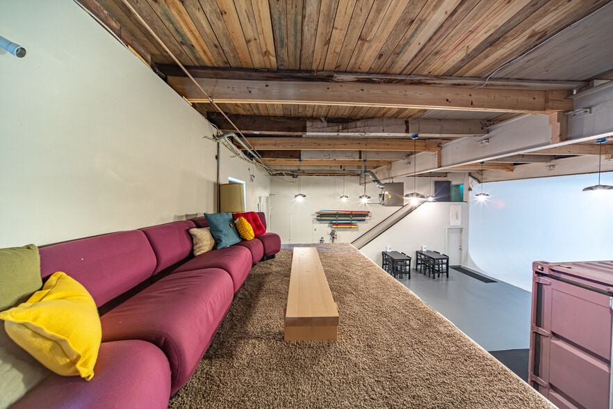 More Photos Of 2831 E Grand Blvd, Detroit Warehouse For Sale