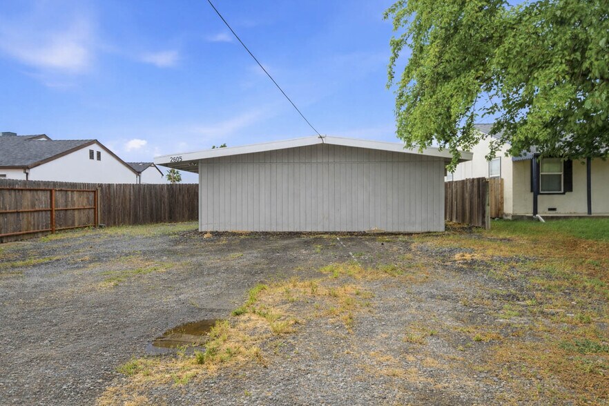 More Photos Of 2605 Albatross Way, Sacramento Apartments For Sale