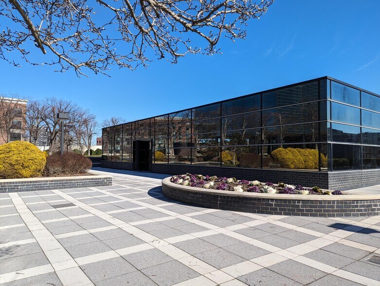 More Photos Of 25 Main St, Hackensack Unknown For Lease