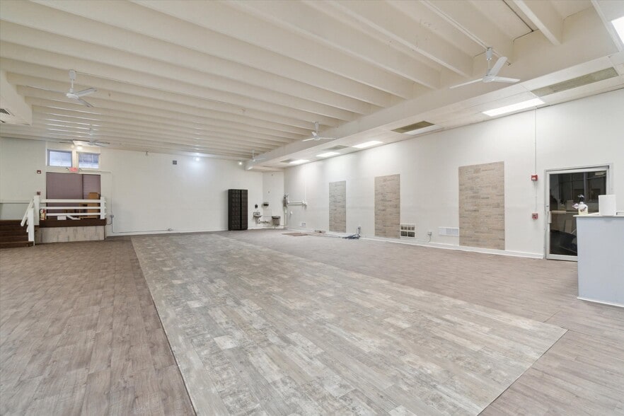 More Photos Of 4248 N 76th St, Milwaukee Storefront Retail Residential For Sale