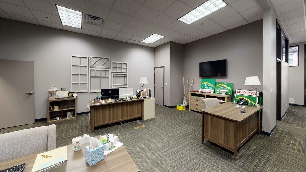 More Photos Of 101 S Main St, Decatur Office For Lease