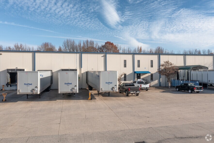 More Photos Of 160 National Ave, Spartanburg Warehouse For Lease