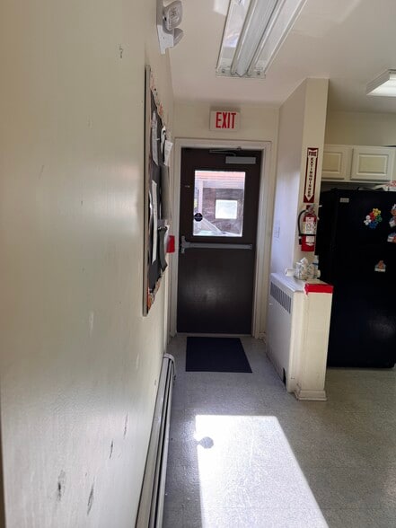 More Photos Of 518 Hegeman St, Schenectady Office For Sale