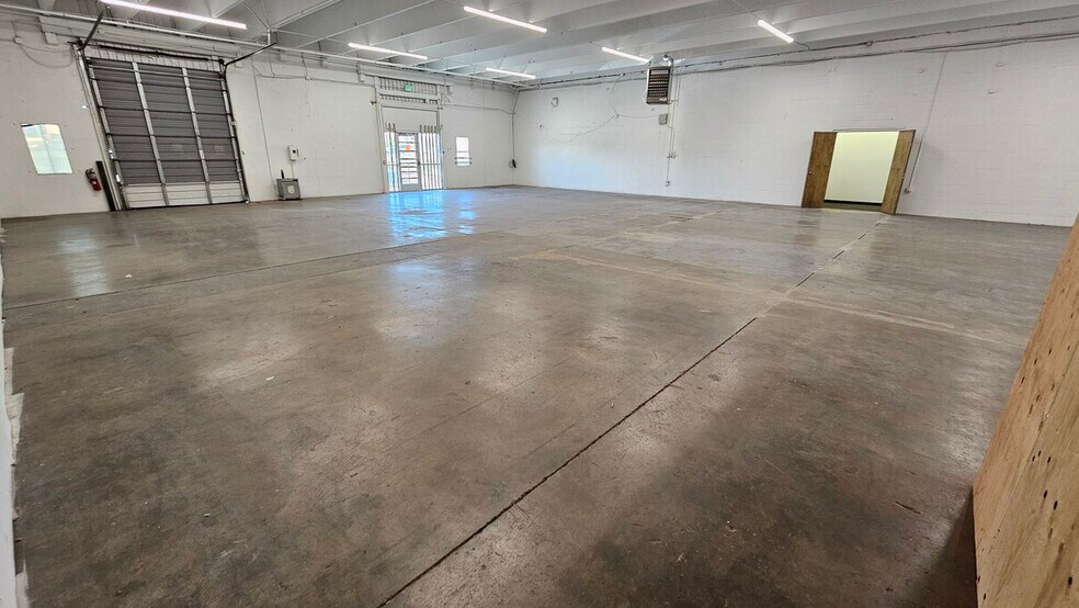 More Photos Of 5200-5280 Broadway, Denver Warehouse For Lease