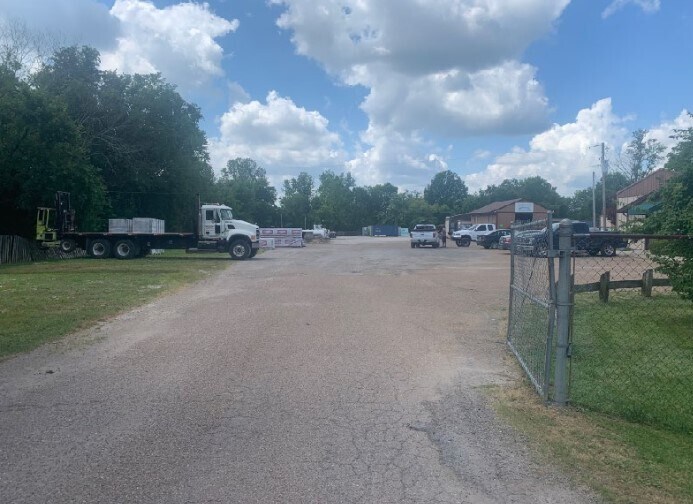 More Photos Of 17418 Manchester Rd, Wildwood Office For Lease