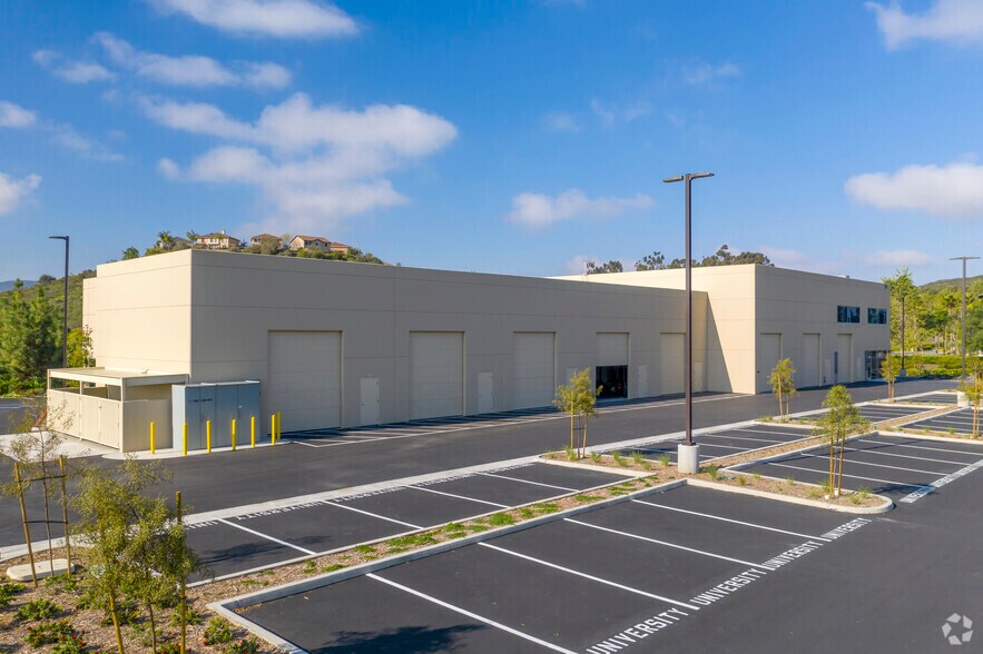 More Photos Of 737 Windy Point Dr, San Marcos Warehouse For Lease