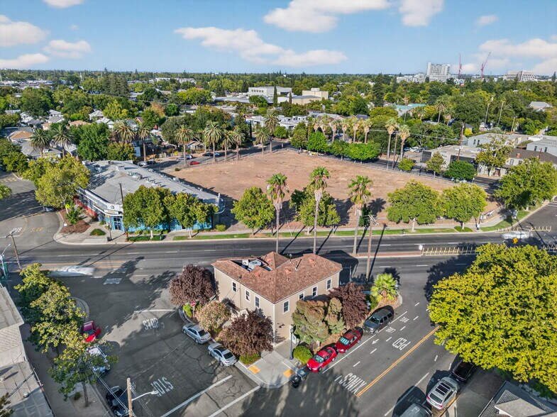 More Photos Of 3300 Broadway St, Sacramento Storefront Retail Office For Lease