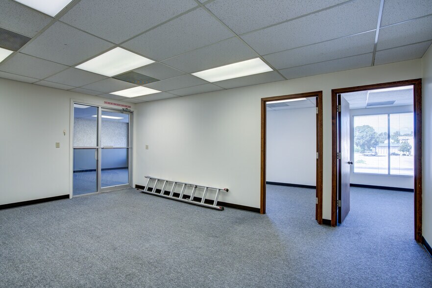 More Photos Of 225 S Academy Blvd, Colorado Springs Office For Sale