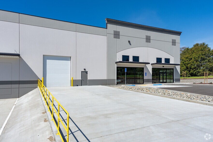 More Photos Of 115 Devlin Rd, Napa Warehouse For Lease