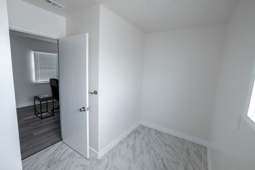 More Photos Of 14413 Firmona Ave, Lawndale Office Residential For Lease