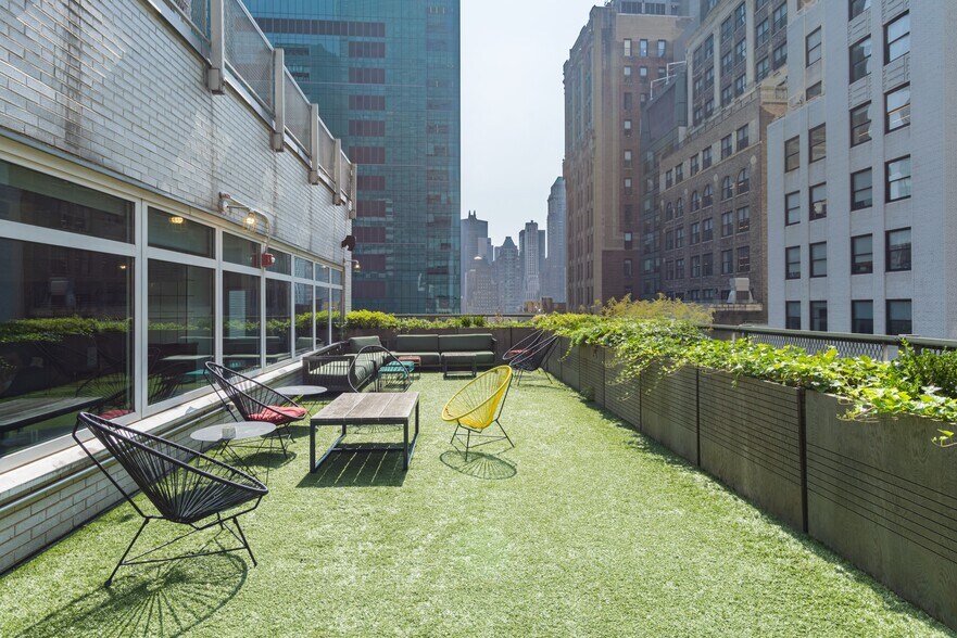 More Photos Of 1460 Broadway, New York Coworking Space