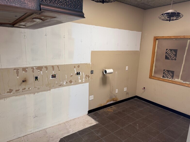 More Photos Of 109 N 5th St, Redlands Storefront For Lease