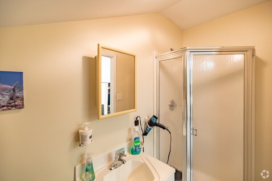 More Photos Of 10005-10095 Overseas Hwy, Marathon Office For Sale