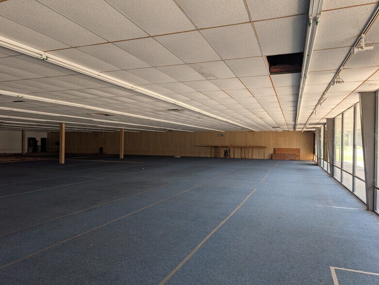 More Photos Of 908 W Hill Ave, Valdosta Warehouse For Sale