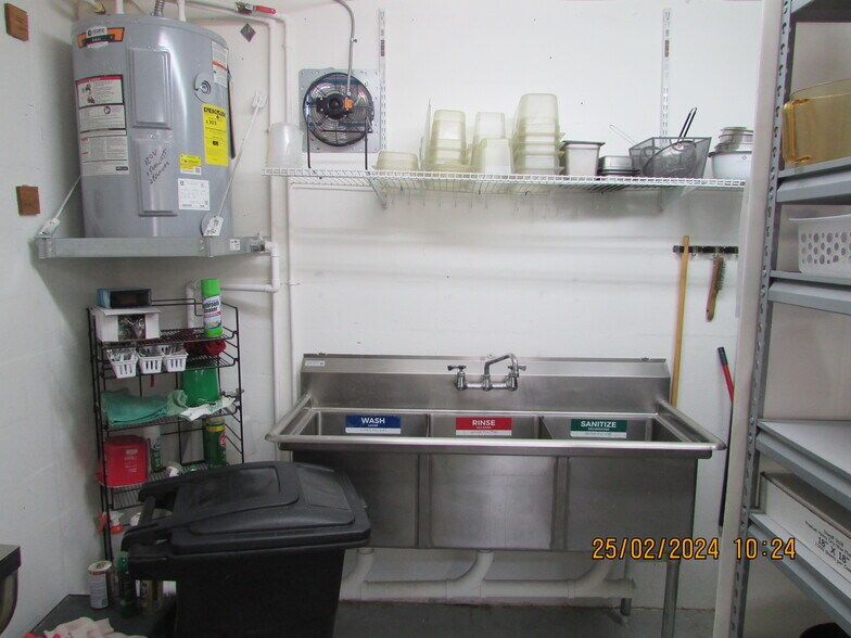 More Photos Of 12691-12695 Mcgregor Blvd, Fort Myers Unknown For Lease