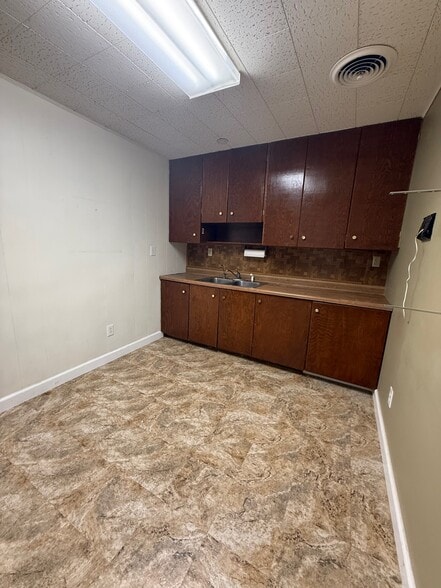 More Photos Of 1210-1228 Towanda Ave, Bloomington Unknown For Lease