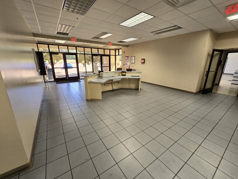 More Photos Of 2785 McCracken Rd, Hernando Manufacturing For Sale