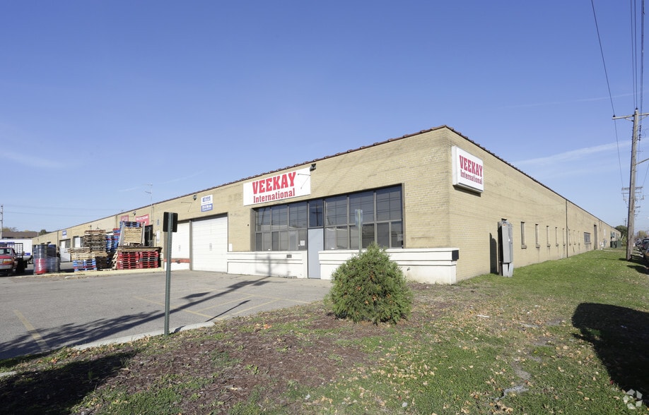 More Photos Of 2450-2560 N Washington Ave, Minneapolis Warehouse For Lease