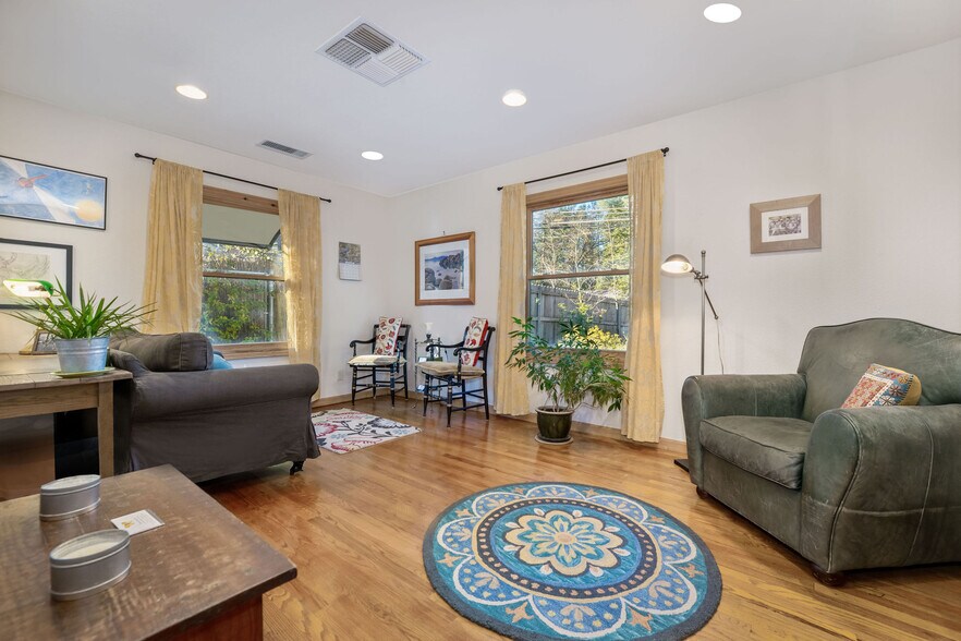 More Photos Of 825 Zion St, Nevada City Office For Sale