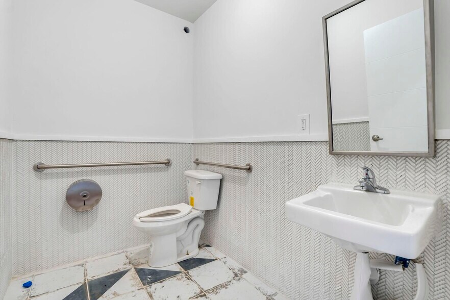 More Photos Of 1760 Coral Way, Miami Restaurant For Sale