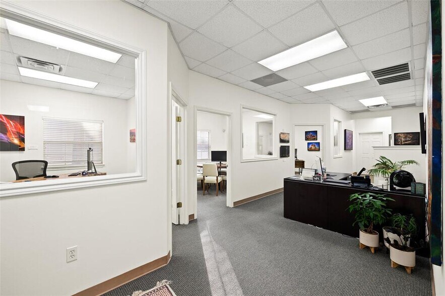 More Photos Of 800 W Highway 290, Dripping Springs Medical For Sale