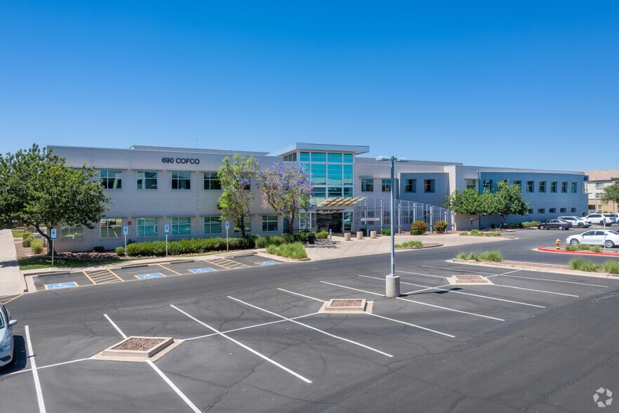 More Photos Of 690 N Cofco Center Ct, Phoenix Medical For Lease