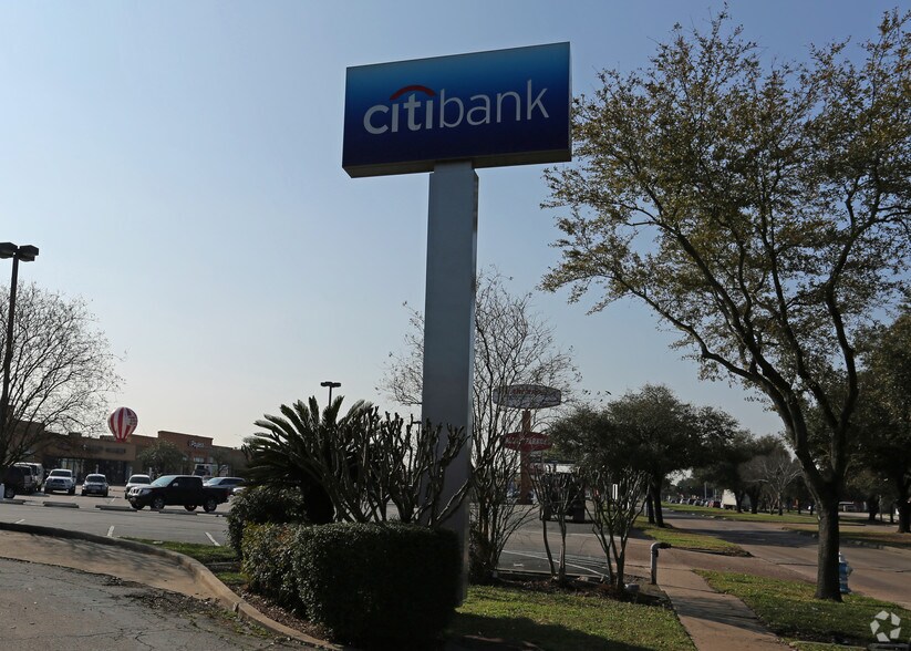 More Photos Of 8133 Broadway St, Houston Bank For Sale