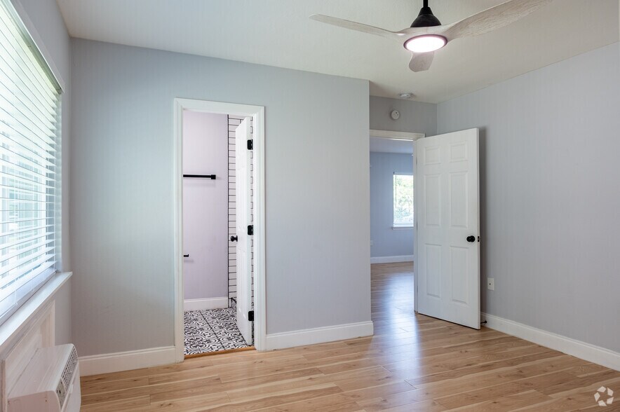 More Photos Of 324 30th Ave N, Saint Petersburg Apartments For Sale