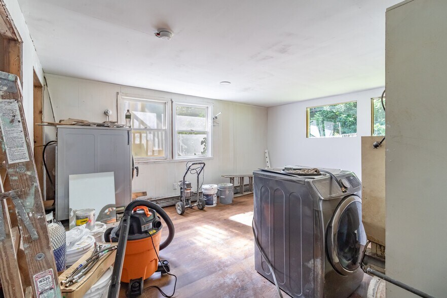 More Photos Of 196 US Route 1, Bucksport Hotel For Sale