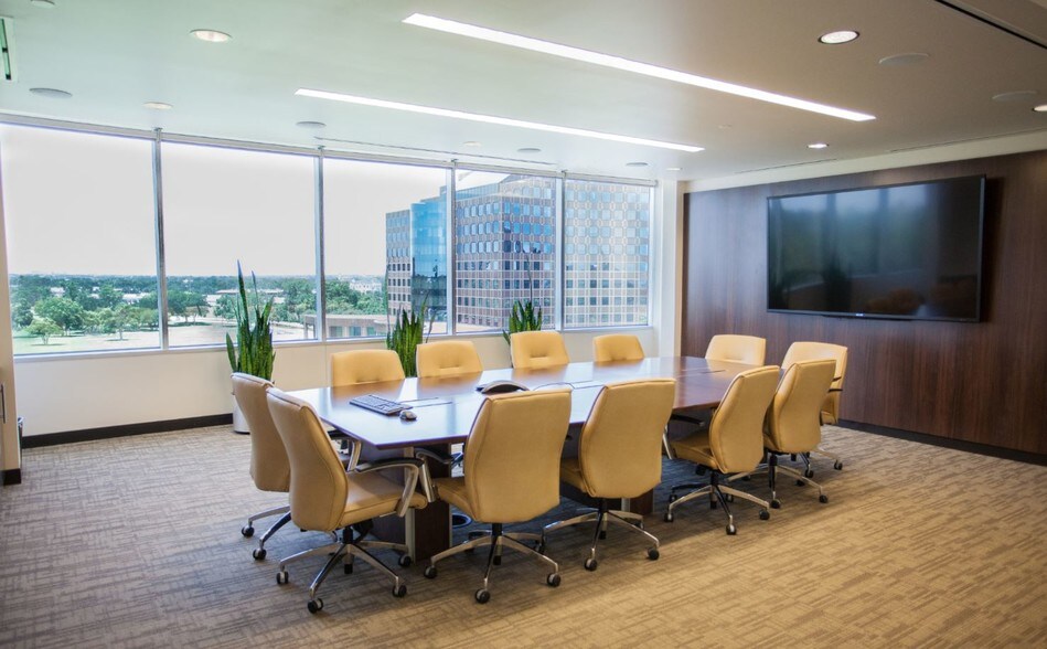 More Photos Of 5055 Keller Springs Rd, Addison Office For Sale